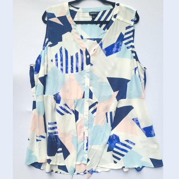 Torrid | Geometric Top - Picture 3 of 6